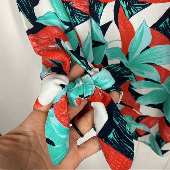 Talbots Floral V Neck Top with Tie Sleeves - Picture 7 of 8